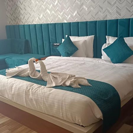 Hotel Golden Peacock Haridwār Eksteriør bilde
